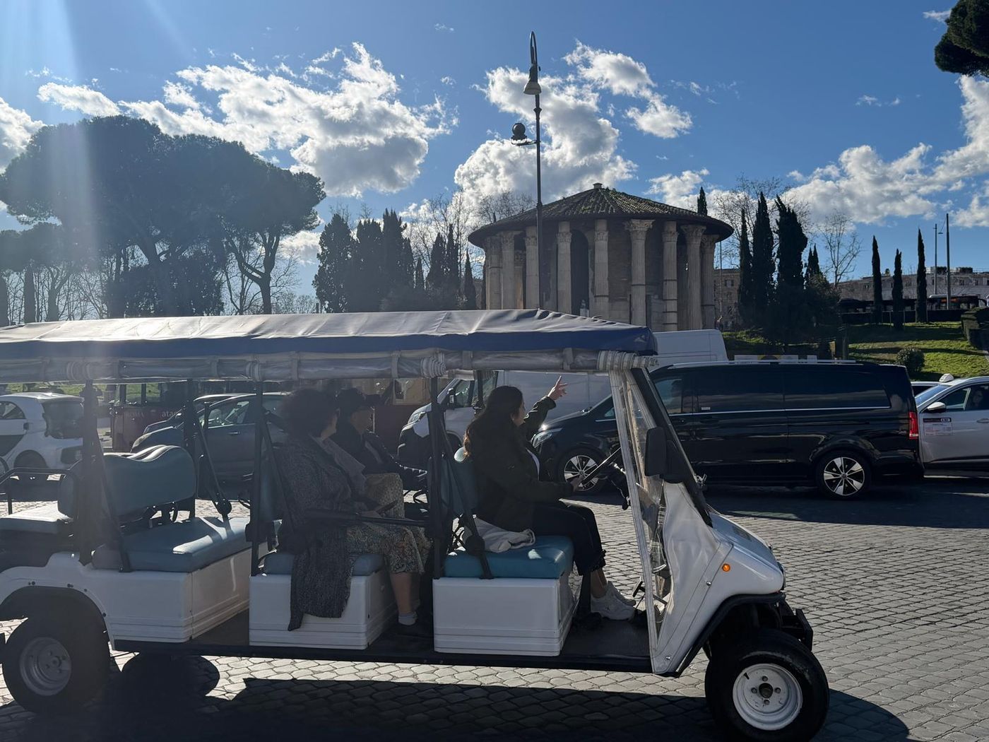 Rome Highlights: Relaxed Golf Cart Tour
