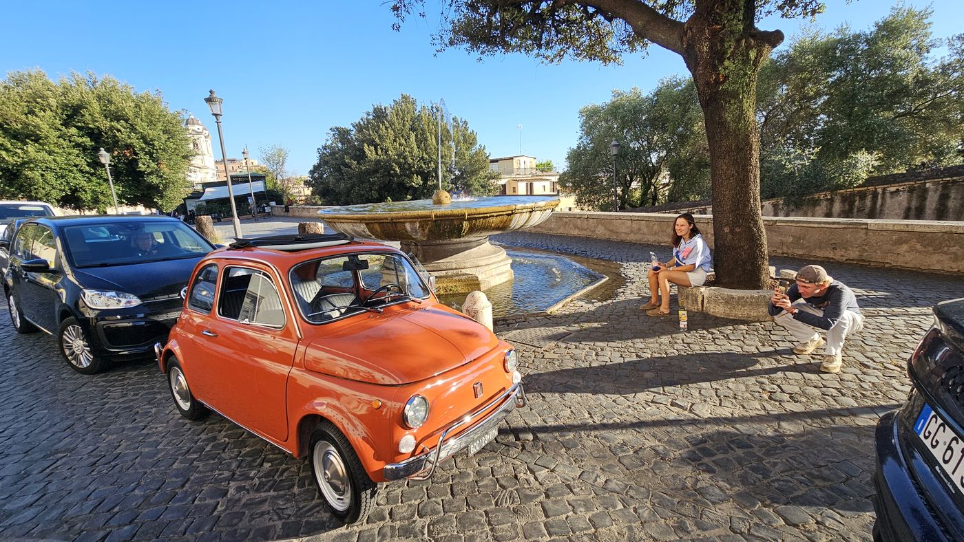 “La Dolce Vita” - Fiat 500 Private Tour with Prosecco