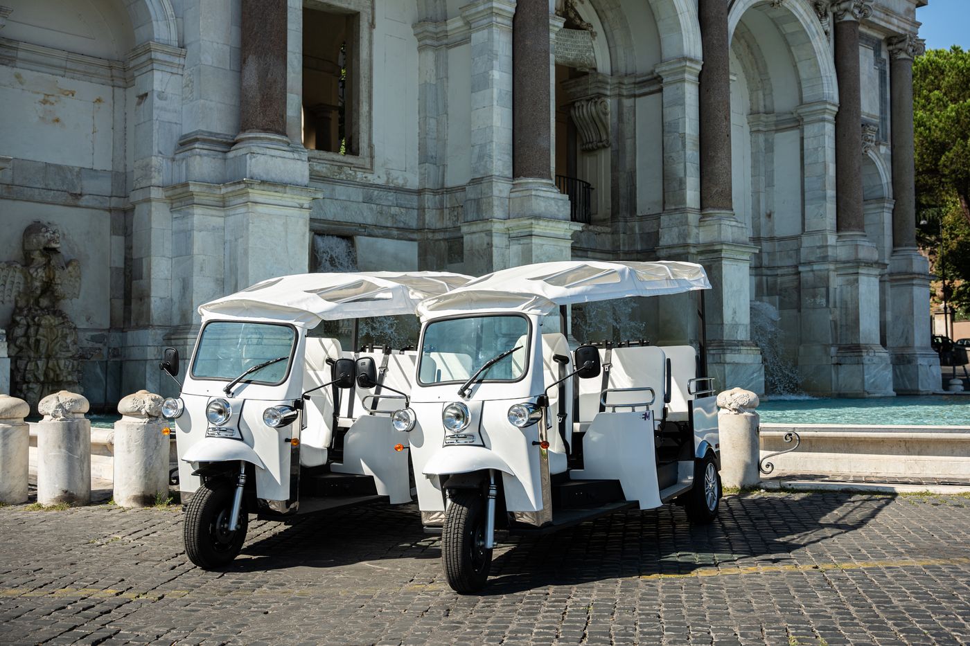 Tuk Tuk Adventure — 3 Hours with Prosecco & Pickup