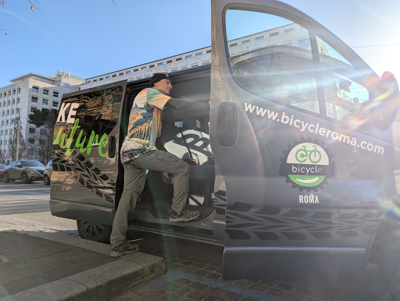 Appia Antica and Catacombs by ebike: guided tour with Private Transfer from Circus Maximus