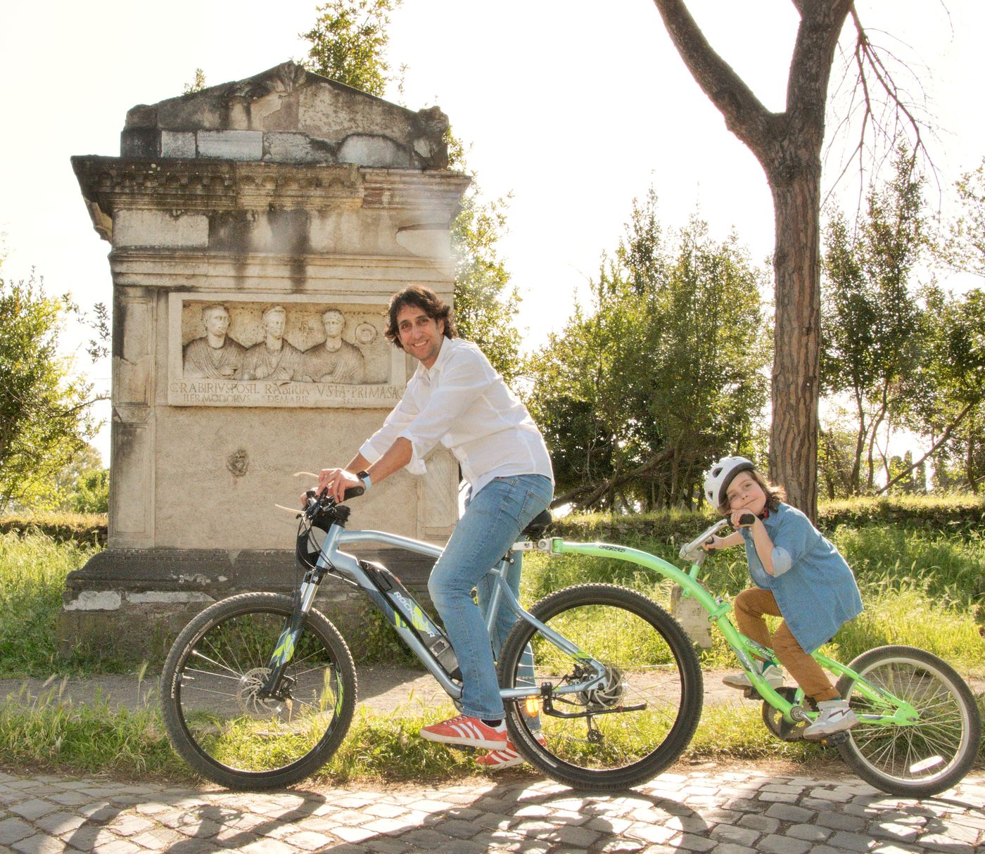 Appia Antica and Catacombs by ebike: guided tour with Private Transfer from Circus Maximus