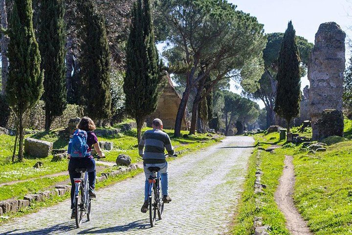 Appia Antica and Castel Gandolfo: day trip to discover an unseen face of Rome and the Castelli Romani