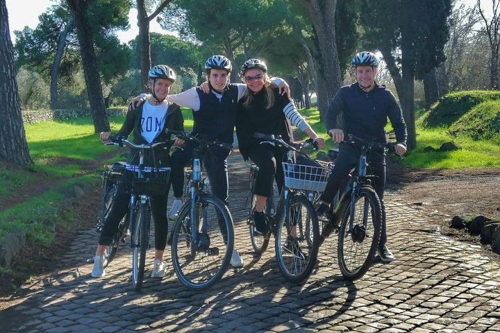 Appia Antica and Castel Gandolfo: day trip to discover an unseen face of Rome and the Castelli Romani