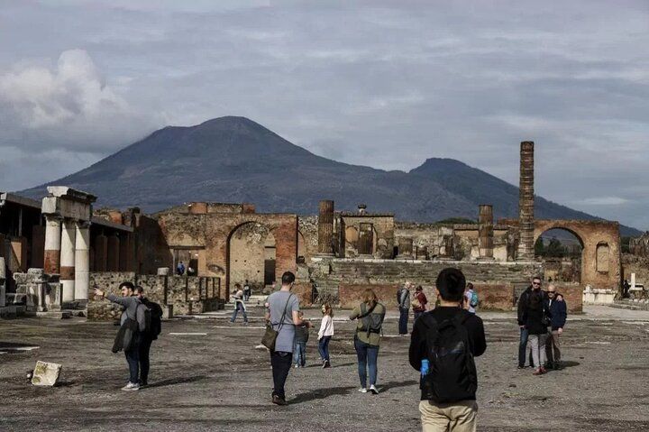 Naples, Vesuvius & Pompeii — Day Tour