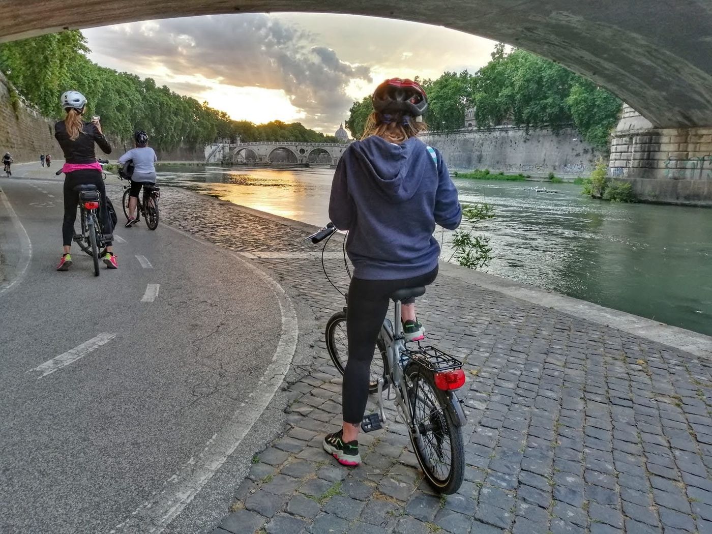 E-Bike Rental — Lungotevere