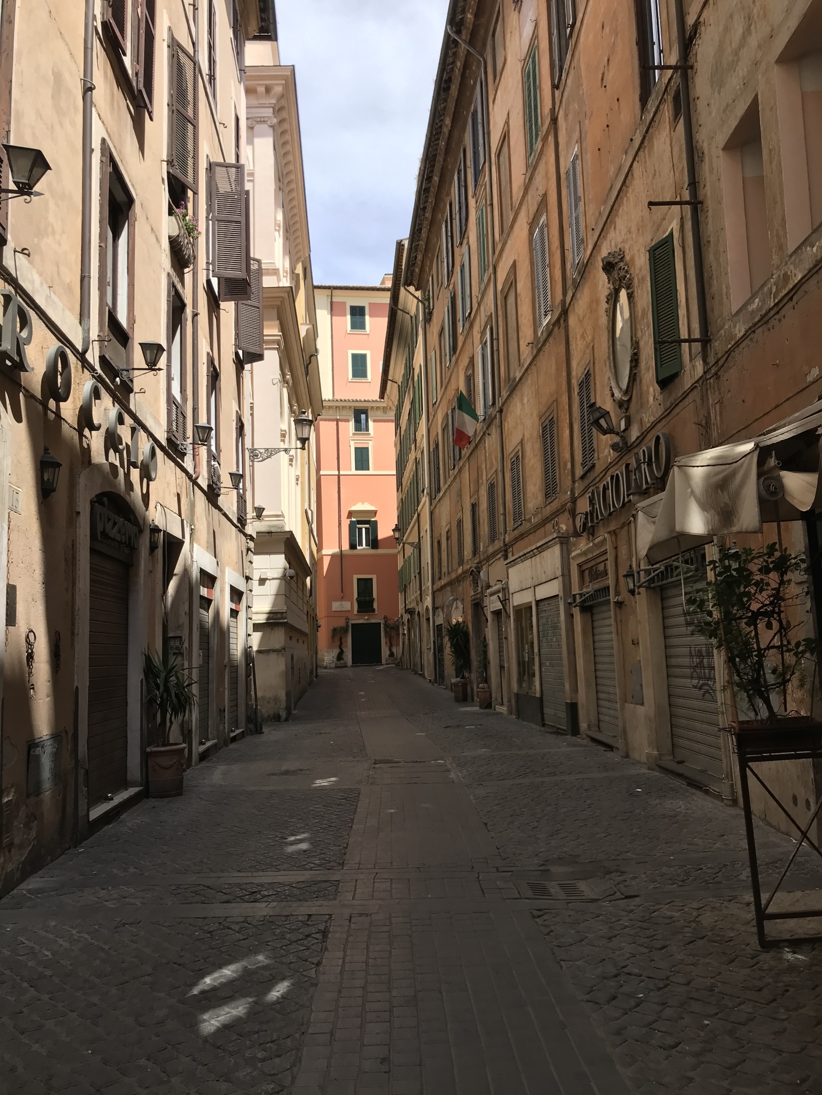 Hidden Gems of Rome: Secret Neighborhoods, Local Spots & Authentic Walking Tours